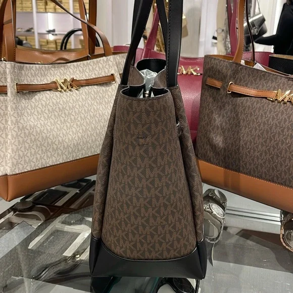 MICHAEL KORS
Reed Large Logo Belted Shoulder Tote Bag
Brown/Black 
NWT - Picture 4 of 16